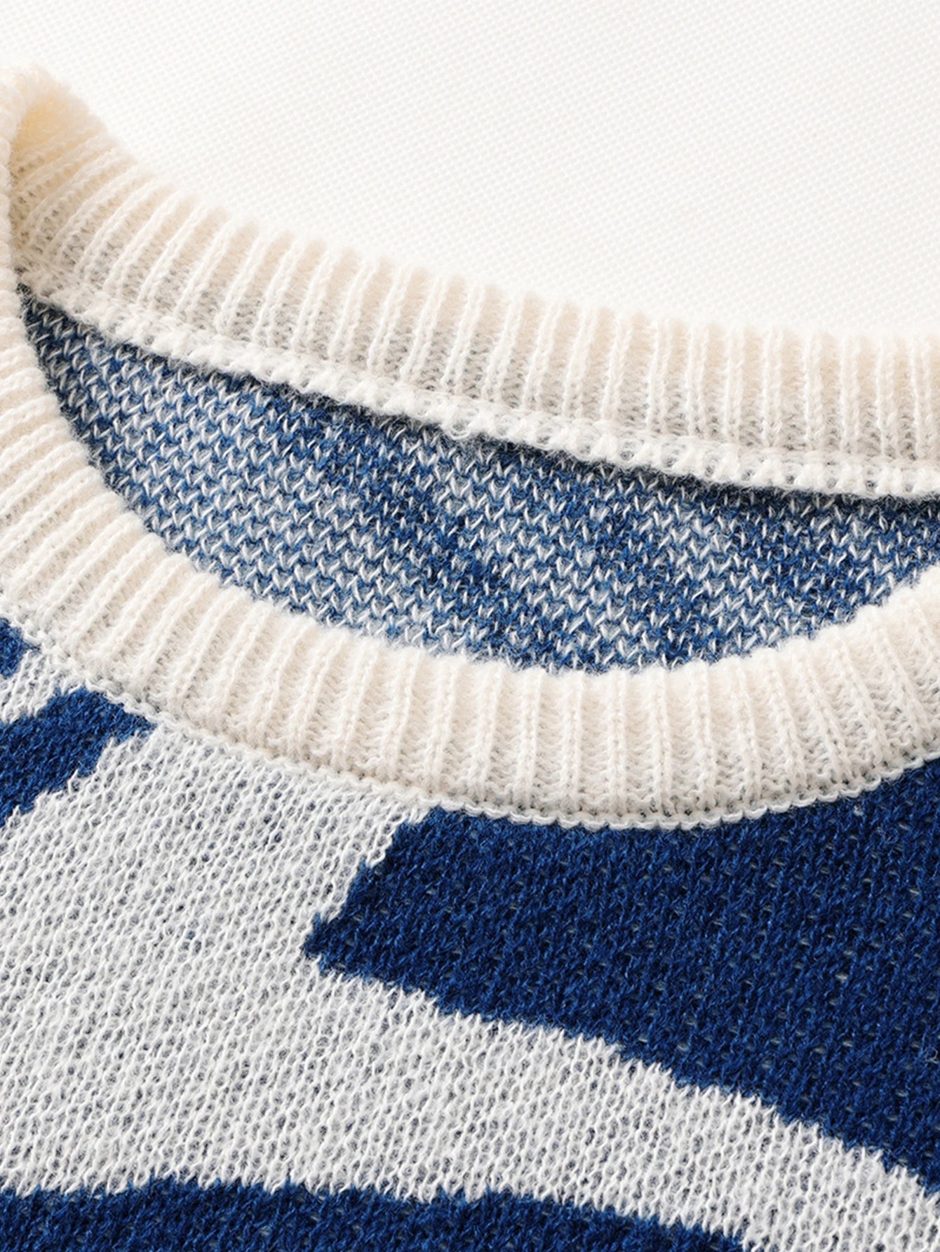 Knitted Men's Pullover waves